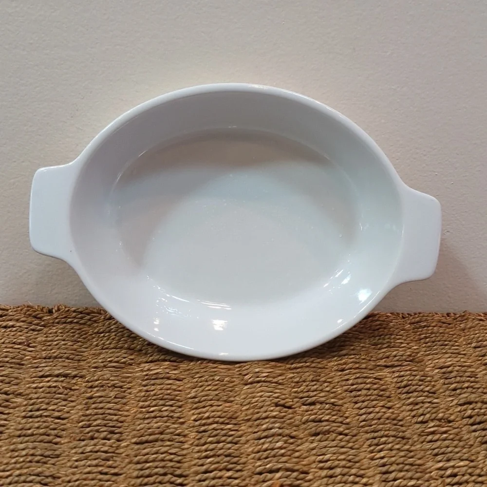 Oneida B-15 Buffalo Bright White 1 1/2 qt. Casserole Dish